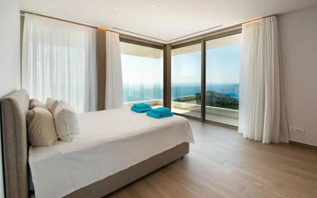 Seawhisper Villa in Paxi