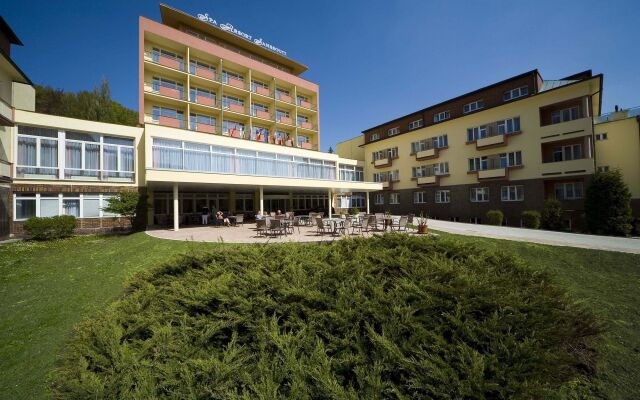 Отель Spa Resort Sanssouci вид на фасад