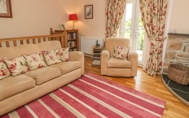 2 Riverside Cottages