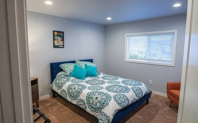 PNW Retreat Great Location in South Seattle!