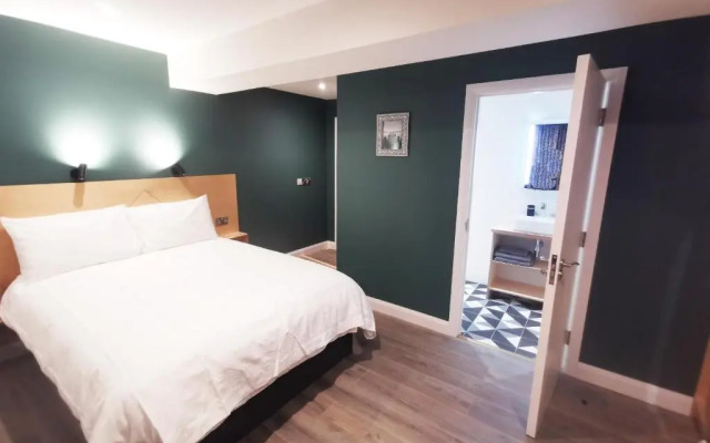 Port 56 Guesthouse
