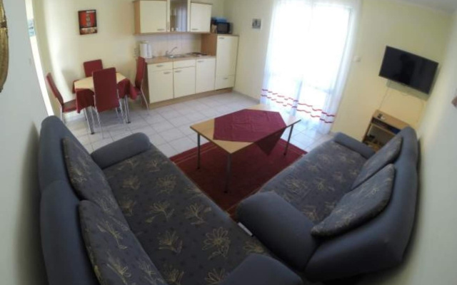 Apartment Marko - 30m from beach; A2 Rogoznica, Riviera Sibenik