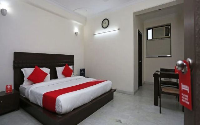 OYO 15822 Ryan Residency