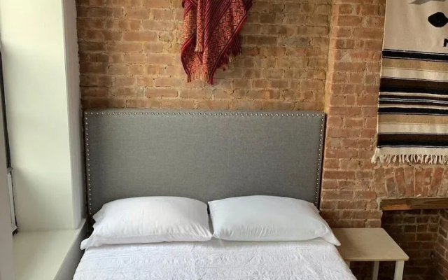 Manhattan Private Bedroom Hostel
