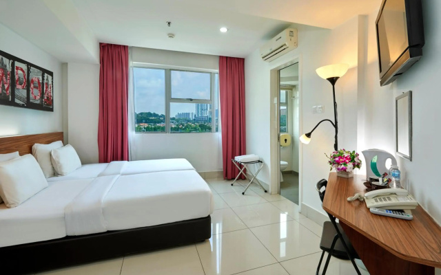OYO 180 V Hotel
