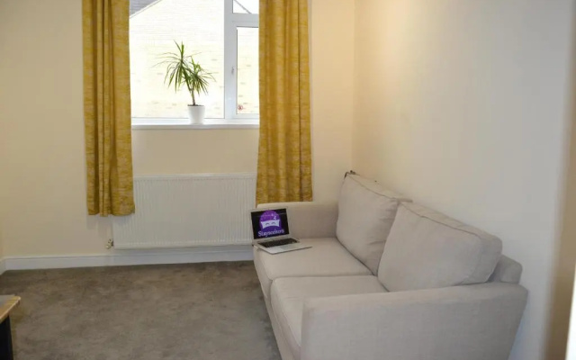 Olive Tree Apartment - 2 Bedrooms Apartment - Stayseekers