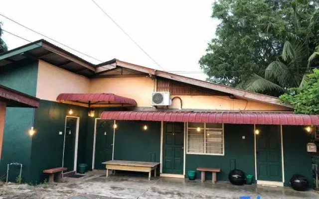 Rumah Tepi Istana