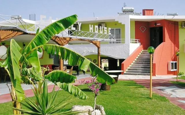Family House Apartments