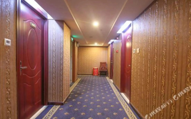 Yijun Business Motel