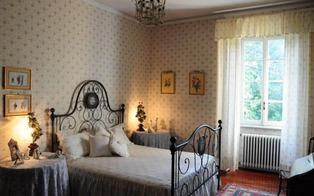 Villa La Vescogna, Historic House with Pool