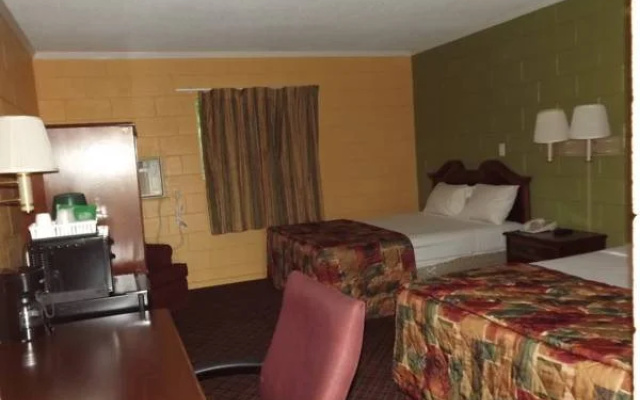Deluxe Inn - Kenly