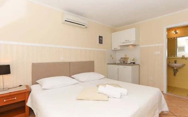 Rooms & Apartments Buble