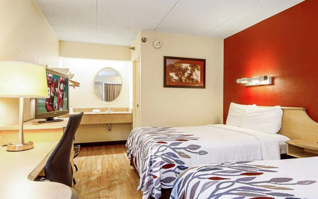 Red Roof Inn Toledo - University
