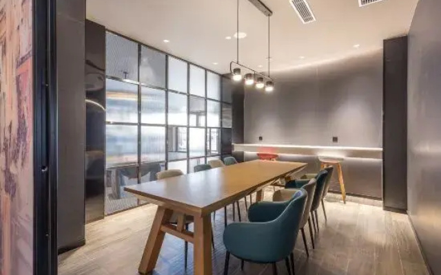 Ibis Hotel (Qiannan Xuchang Guan'egou Branch)