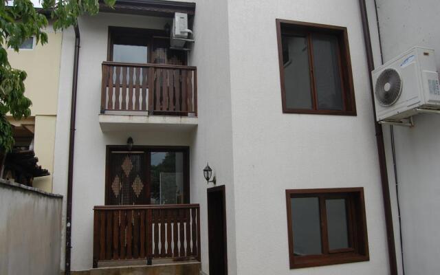 Отель Guest House Dream of Happiness Болгария, Трявна - отзывы, цены и фото номеров - забронировать отель Guest House Dream of Happiness онлайн вид на фасад