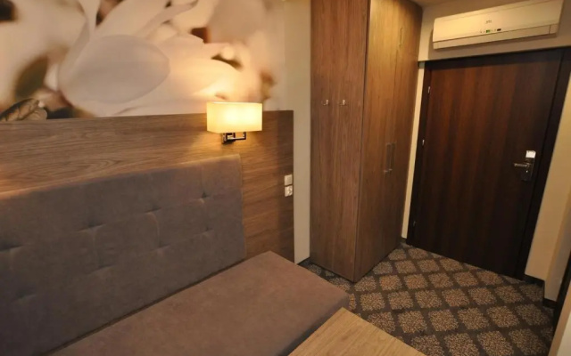 Pass Hotel