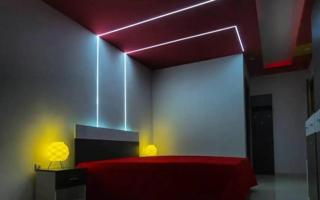 Golden Lux Apartments and Rooms