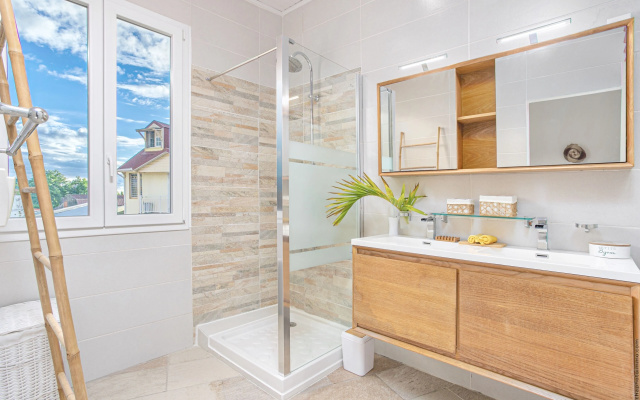 Foyal Suites