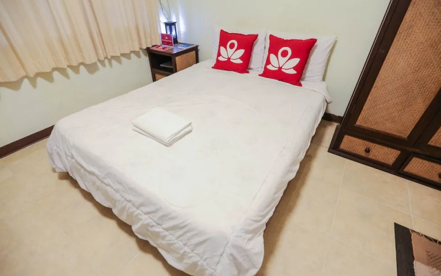 ZEN Rooms Sripoom Soi 1
