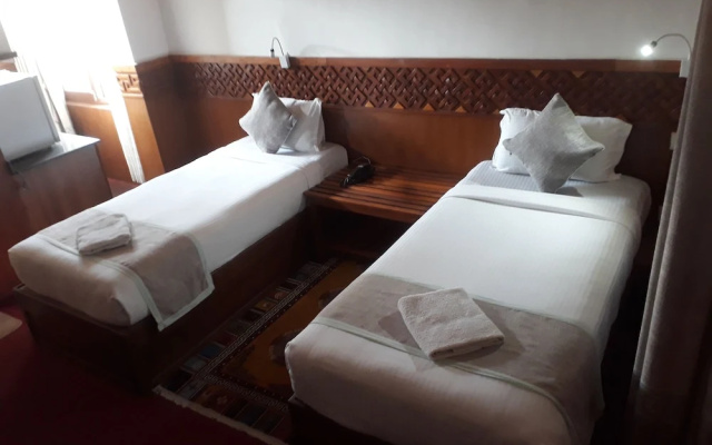 Dragon Hotel