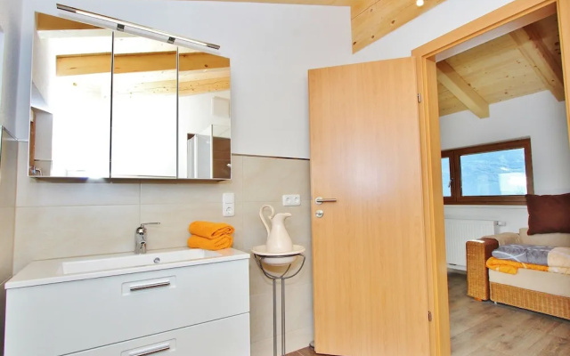 Welcoming Apartment in Hollersbach im Pinzgau near Ski Area