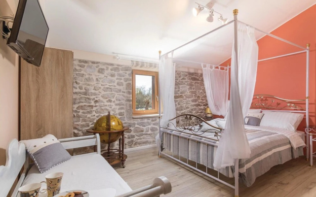 Stunning Home in Nedescina With Sauna, Wifi and 6 Bedrooms