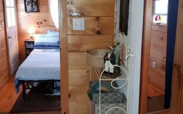Captain's Quarters, 1.5 Miles to Downtown Ogunquit!