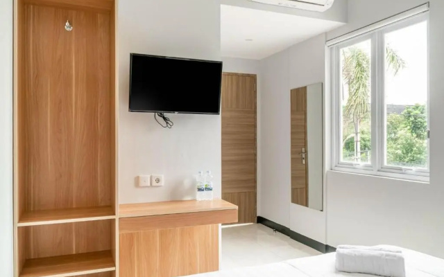 Reddoorz Near Puri Indah Lippo Mall 2
