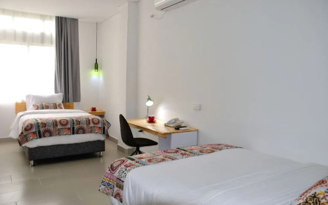 Hlu Hoteles