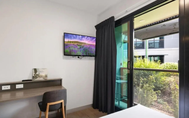 Ibis Darwin Airport Hotel