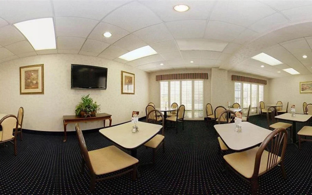 Holiday Inn Express POINT SOUTH (YEMASSEE AREA)