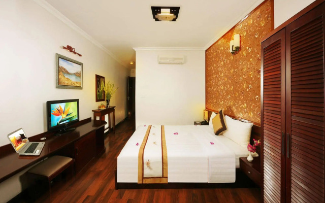 Hanoi House Hotel & Travel