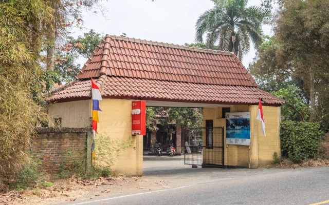 OYO 951 Cempaka Ratu Beach Resort