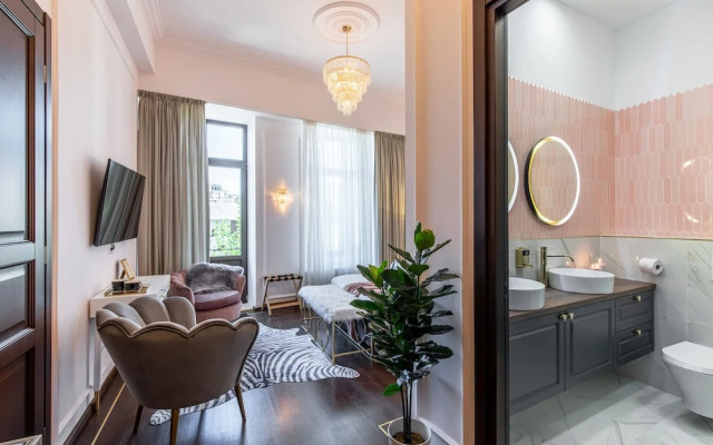 Old Town Luxury Suites