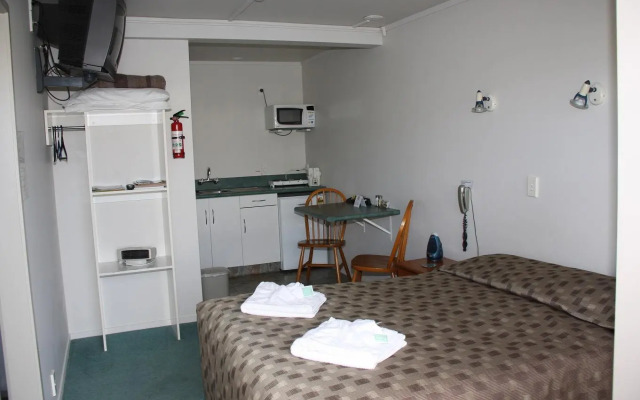 Aquarius Motel