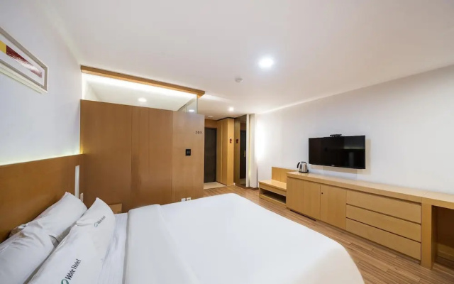 Wate Hotel