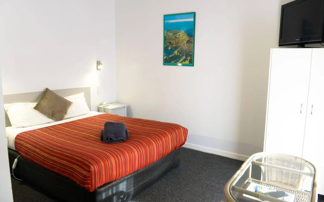 Bandicoot Motor Inn