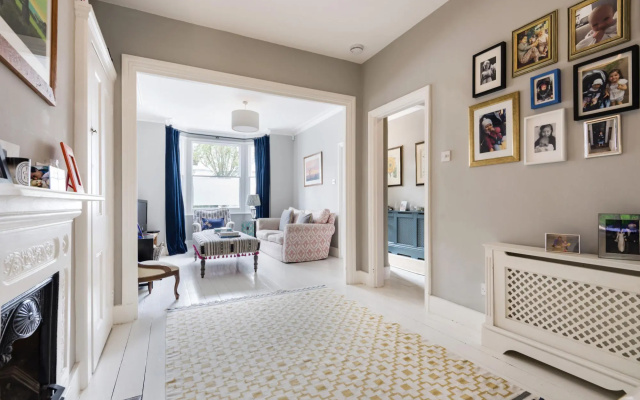 Spectacular Shepherds Bush Home Close to Westfield