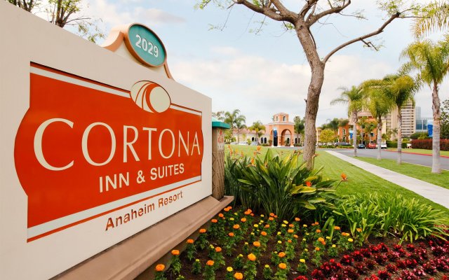Cortona Inn & Suites Anaheim Resort 1