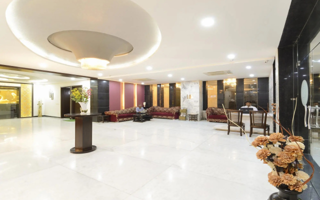 Hotel Crimson Palace