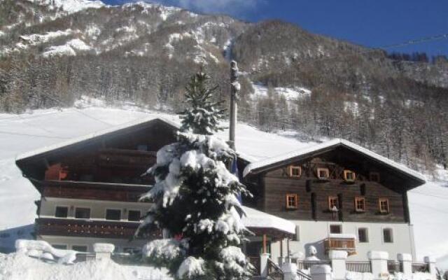 Natur Aktiv Hotel Rainhof Сеналес вид на фасад
