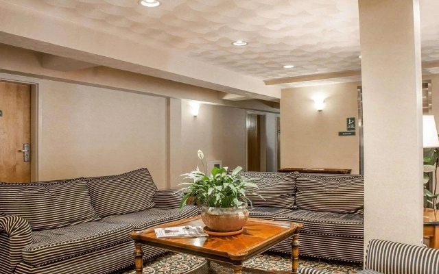 Atlantic Beach Hotel and Suites Newport