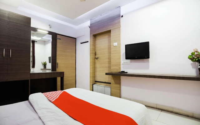 OYO 72185 Hotel Centre Point