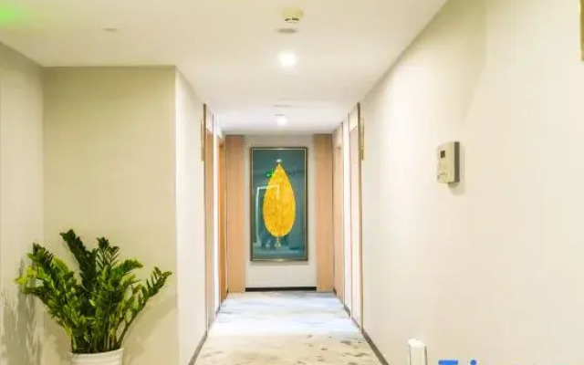 Jinding Haitian Business Hotel