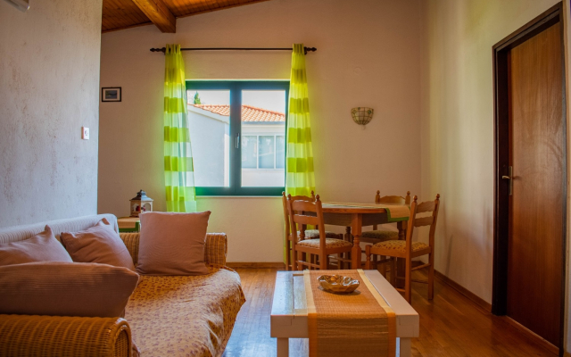 Apartment Ozren - amazing sea view: A2 Omis, Riviera Omis