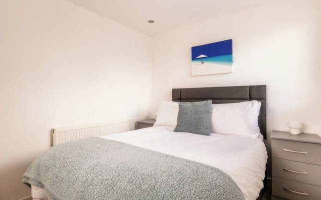 Stunning 1 BD Home in Worcestershire