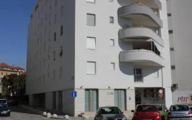 Deluxe Apartment Romana Top Centar with Balcony