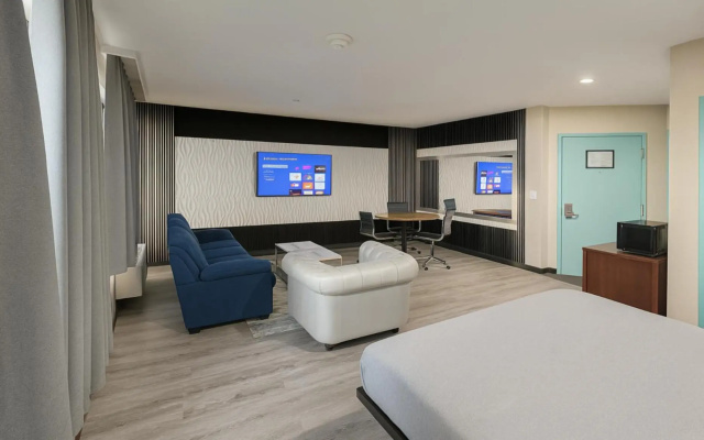 Hotel Pergola JFK Airport