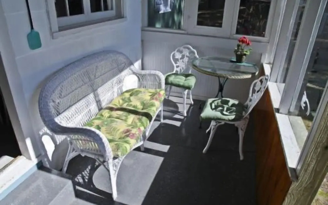 #1 - Cedar Village 2 Bedroom Cabin by RedAwning