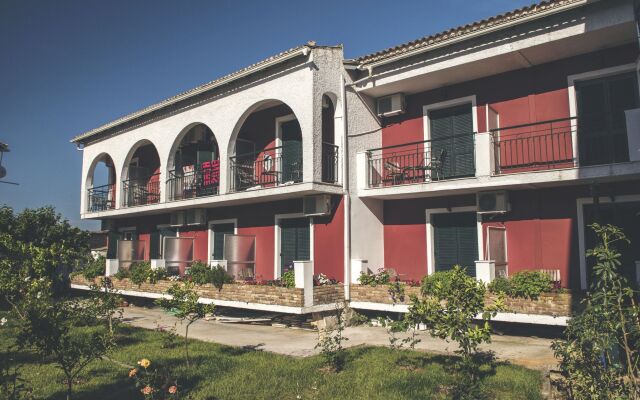 Iliada Beach Hotel вид на фасад